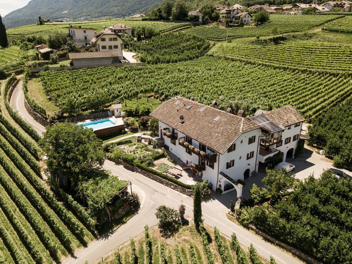 Weingut Weidlhof - Suite & Breakfast - Vacation For Wine Lovers Кальдаро Экстерьер фото